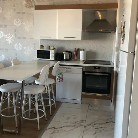 Comfortable Modern 5_star Apartment Istanbul
